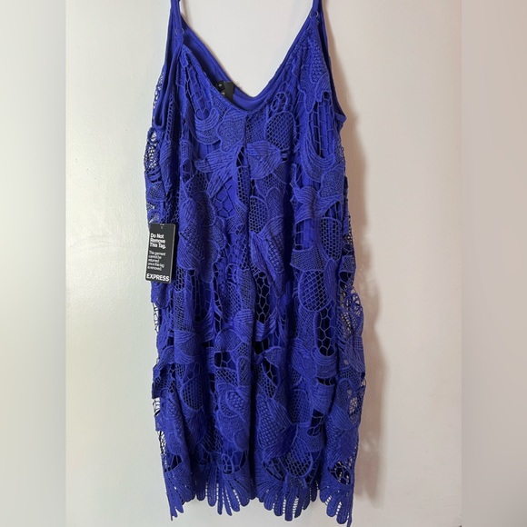 NWT BRAND NEW! Express blue midi dress with embroidered flower overlay. size M - Picture 2 of 5